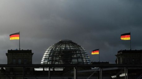 В Германии случился скандал из-за фото депутатов с чемоданами жертв Холокоста В Германии случился скандал из-за фото депутатов с чемоданами жертв Холокоста