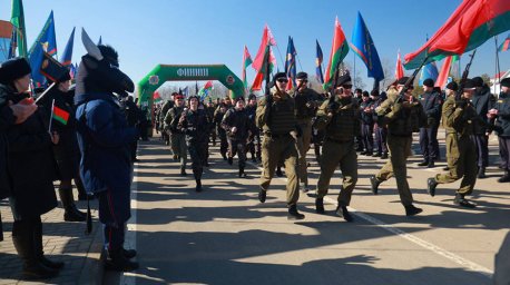 Эмоции зашкаливали. Марш-бросок ко Дню Конституции провели в колледже МВД