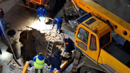 Провал дорожного покрытия произошел на перекрестке в Витебске