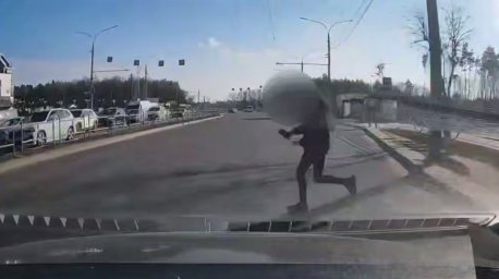 Девочка-подросток попала под колеса авто в Могилеве Девочка-подросток попала под колеса авто в Могилеве