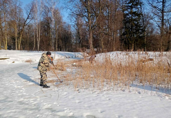 В Станьково началось строительство пирса на озере 3
