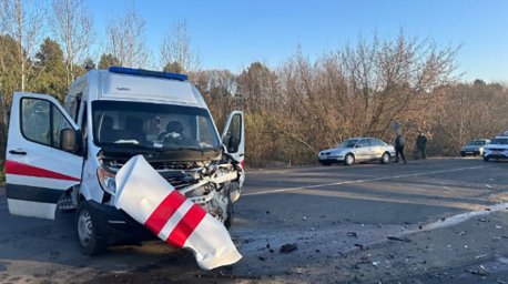 В Слониме произошло ДТП с участием автомобиля скорой помощи