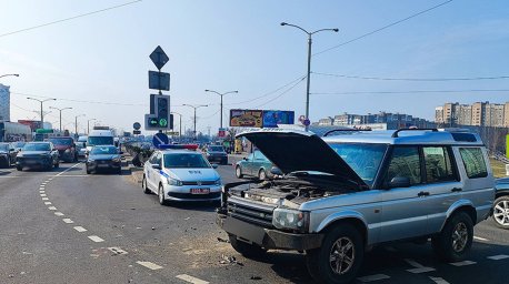 В ГАИ рассказали о ДТП на проспекте Дзержинского из-за проезда на красный