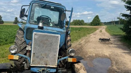 В Смолевичском районе трактор наехал на велосипедиста