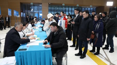 В Казахстане стартовало голосование на референдуме по новой конституции
