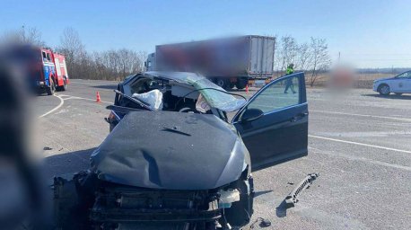 В Барановичском районе в ДТП с грузовиком пострадала водитель легковушки и двое детей В Барановичском районе в ДТП с грузовиком пострадала водитель легковушки и двое детей