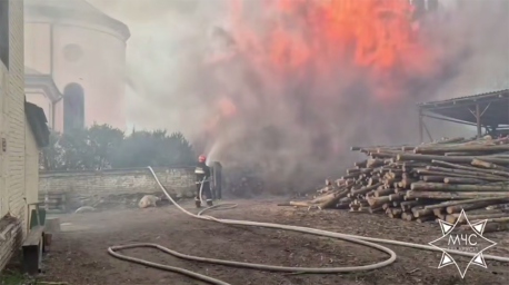 На территории котельной в Пружанском районе горели дрова