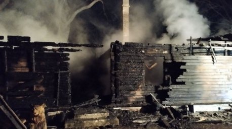 В Ивьевском районе горела агроусадьба, вероятная причина - неосторожное курение