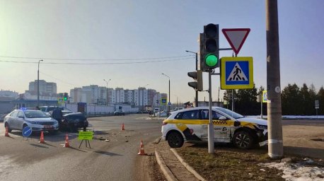 В Бобруйске столкнулись автомобили, пострадал двухлетний ребенок