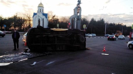 Пять человек пострадали при столкновении легковушки с маршруткой в Бобруйске