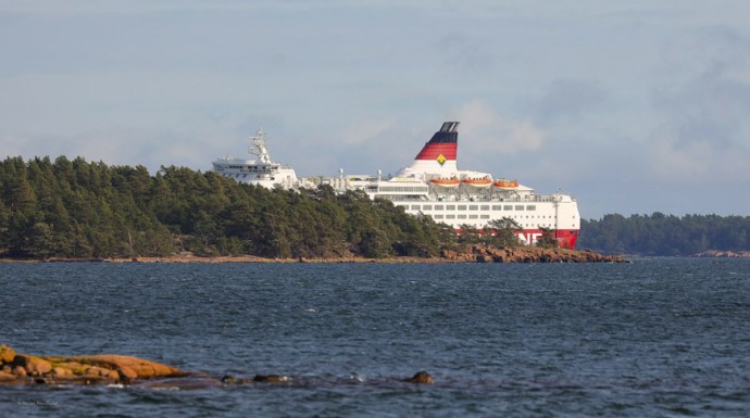 Пассажирский паром сел на мель в водах Финляндии