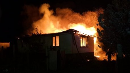 Три человека погибли при пожаре в Оренбургской области