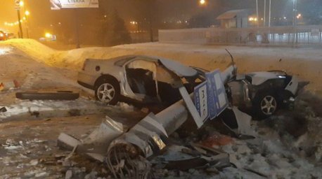 В Минске несколько водителей не учли погодные условия и врезались в столбы