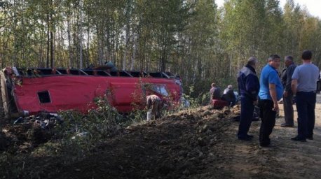 В Хабаровском крае перевернулся пассажирский автобус