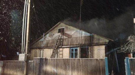 В Глуске горел двухквартирный дом: погиб один из хозяев