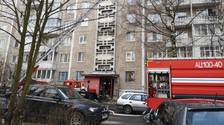 В Полоцке на пожаре в квартире спасли супругов