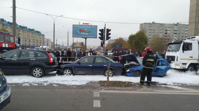 Пять автомобилей столкнулись в Бресте