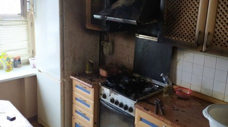 В Гродно девушка залила горящее масло водой и устроила пожар в квартире