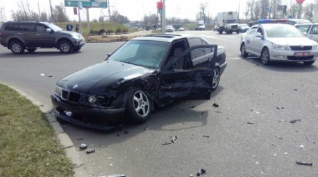 Водитель легковушки пострадал в ДТП на Игуменском тракте в Минске