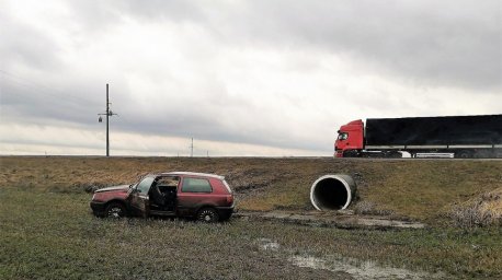 Два автомобиля вылетели в кювет в Щучинском районе: одна из причин аварий - сильный ветер