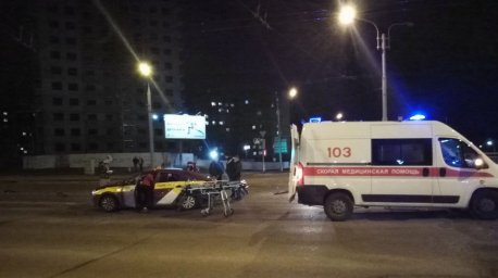 В Гродно внедорожник протаранил такси: пострадали 9-летний пассажир и его мама