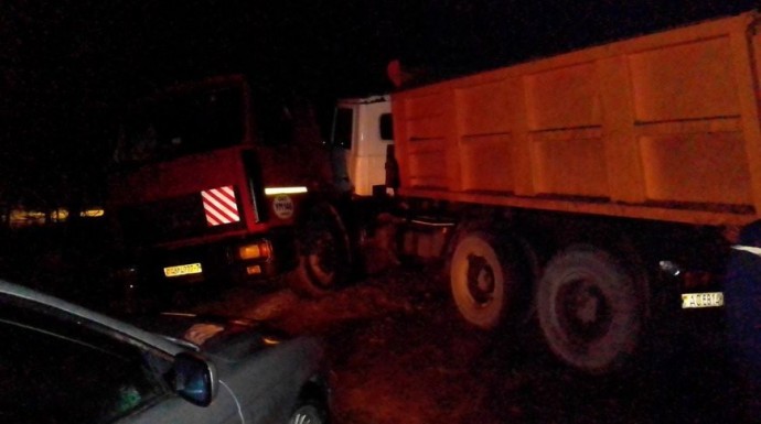 Два грузовика столкнулись в районе 5-го км МКАД