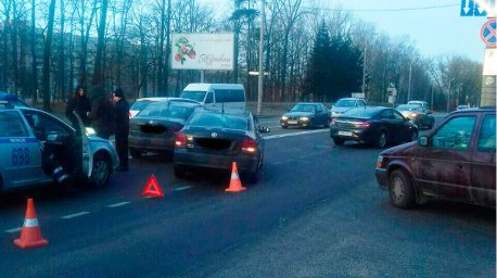 Три легковушки столкнулись на перекрестке в Минске