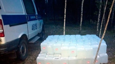 Более 1,5 т спиртосодержащей жидкости обнаружено в Калинковичском районе