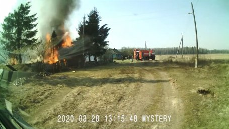 В Докшицком районе сельчанин, сжигая мусор, уничтожил дом с хозпостройками