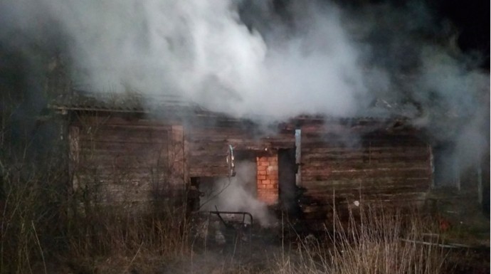 В Ивановском районе двое мужчин погибли при пожаре частного дома