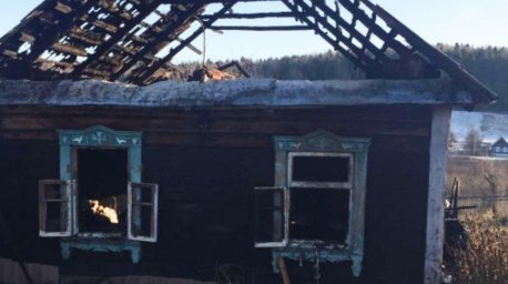 Три человека погибли при пожаре в доме под Логойском