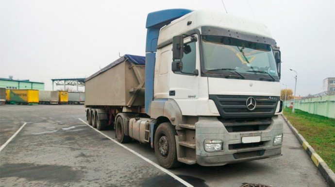 Гомельские таможенники задержали грузовик с 25 т пшеницы без необходимых документов