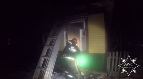 При пожаре в Пинском районе работники МЧС спасли мужчину При пожаре в Пинском районе работники МЧС спасли мужчину