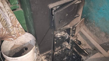 Мужчина погиб при пожаре в жилом доме в Кировске