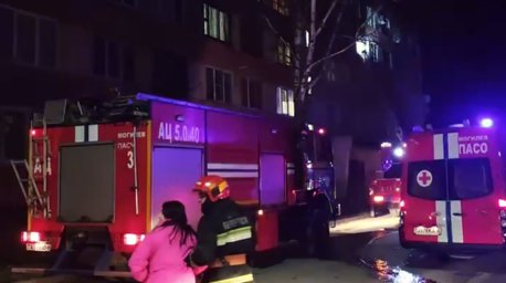 Работники МЧС спасли 18 человек при пожаре в общежитии в Могилев, одна женщина погибла