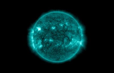 На Солнце 1 февраля произошли три сильные вспышки На Солнце 1 февраля произошли три сильные вспышки