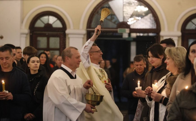 Католики празднуют Светлое Христово Воскресение - Пасху 25