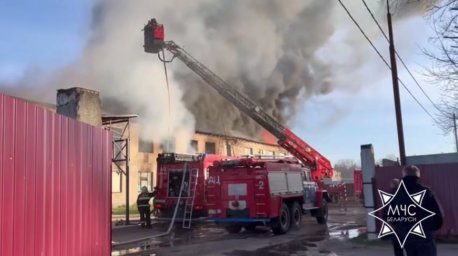 В Борисове горело административно-складское здание