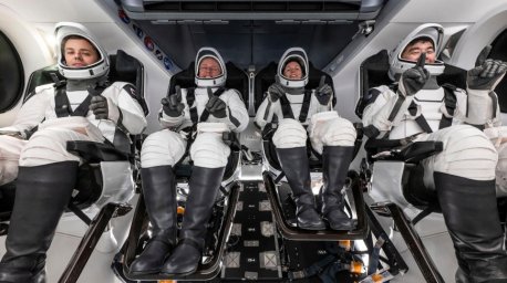 Экипаж Crew-11 вернулся на Землю после досрочного прекращения миссии на МКС