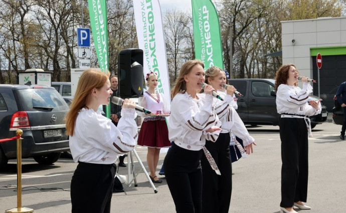 Робот-продавец появился на заправке под Гомелем 1