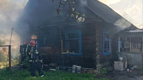 В Гродненском районе при пожаре пострадали пожилые брат и сестра