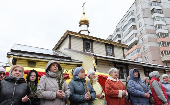 Православные верующие празднуют Вербное воскресенье 14