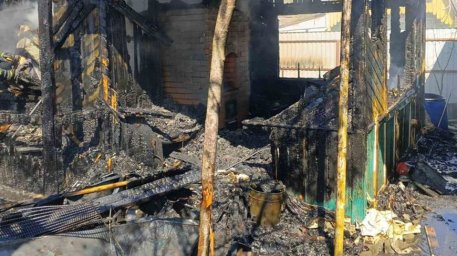 Пенсионерка получила ожоги при тушении пожара в дачном доме в Сморгонском районе