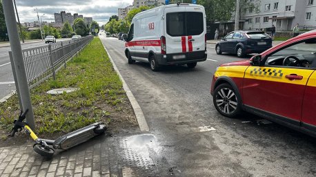 Несовершеннолетний на СПМ попал под колеса авто в Минске