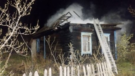 Пенсионер погиб при ночном пожаре в доме в Калинковичском районе