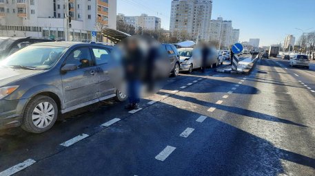 В Минске на Партизанском проспекте столкнулись шесть автомобилей