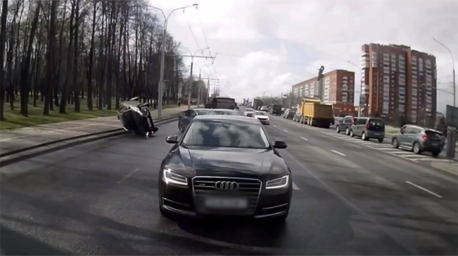 Три автомобиля столкнулись на Партизанском проспекте в Минске