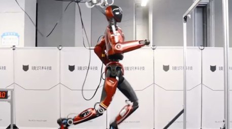 Робот-гуманоид в Китае установил мировой рекорд на беговой дорожке