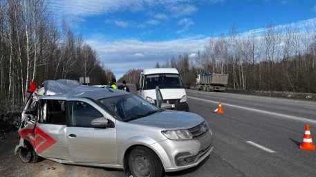 Большегруз врезался в легковушку в Житковичском районе, ее водитель в больнице