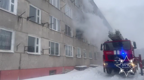 Из общежития в Сморгони из-за пожара спасатели эвакуировали почти 80 человек